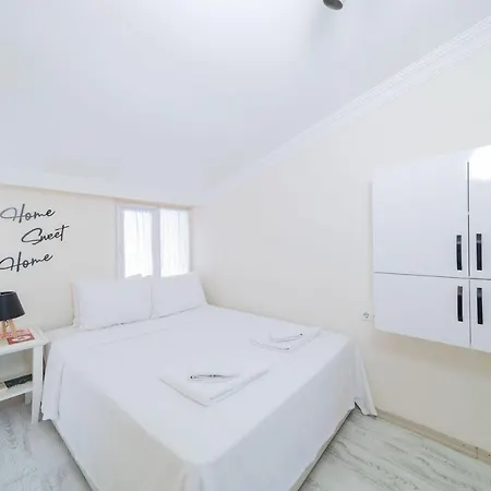 Central Flat With Private Beach In Muratpasa *