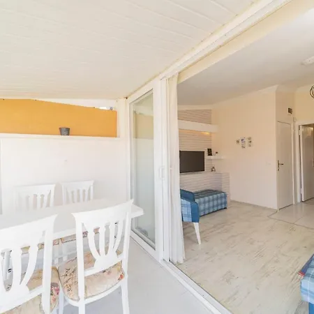 Apartment Central Flat With Private Beach In Muratpasa Antalya