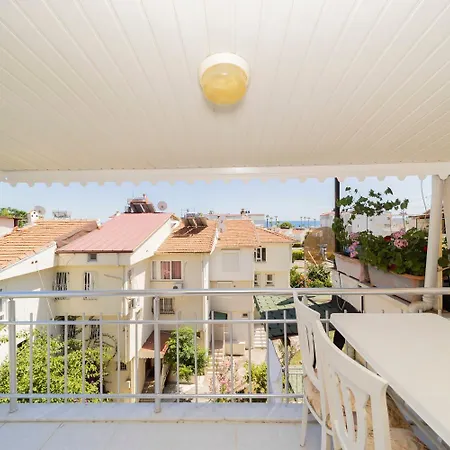 Apartment Central Flat With Private Beach In Muratpasa Antalya