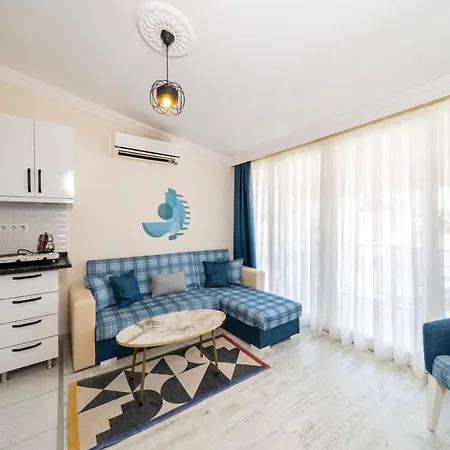 Central Flat With Private Beach In Muratpasa Antalya